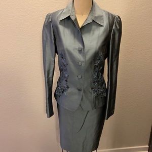 Women’s suit
